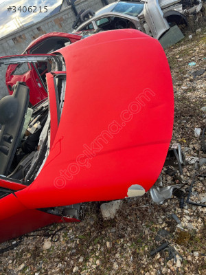 AUDİ TT ÖN KAPUT HAFİF KUSURLU