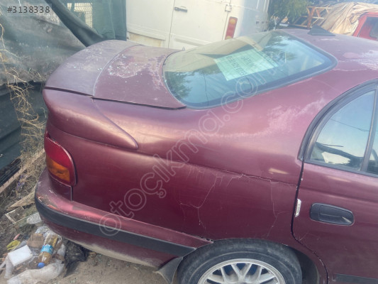 Toyota carina sağ arka çamurluk