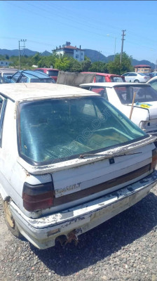 R11 Flash Arka Cam / Bagaj Camı