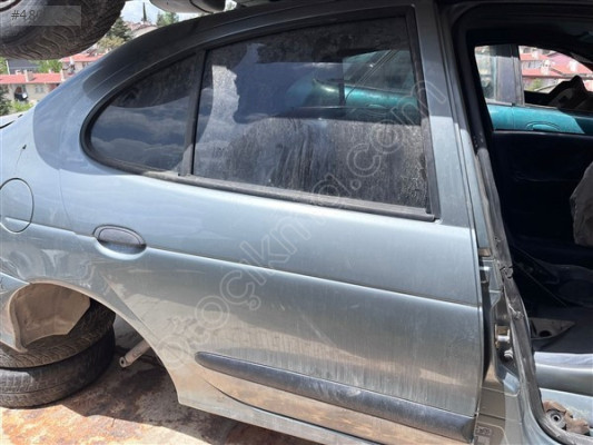 Renault Megane 1 sag arka kapı