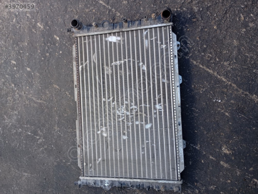 Alfa Romeo 145 su radyatörü