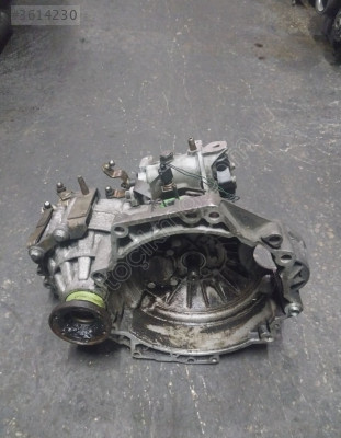 VOLKSWAGEN GOLF 4 ÇIKMA MANUEL ŞANZIMAN 1.6 AKL SMG OTOMOTİV