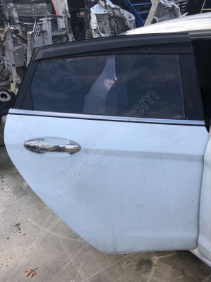 FORD FİESTA SAĞ ARKA KAPI DOLU OTO FEDAİ