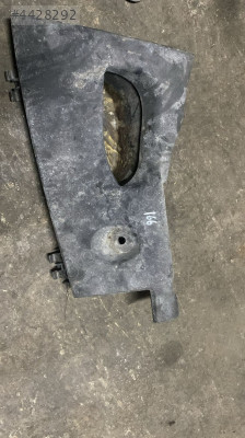 Alfa romeo 166 direksiyon alt plastiği