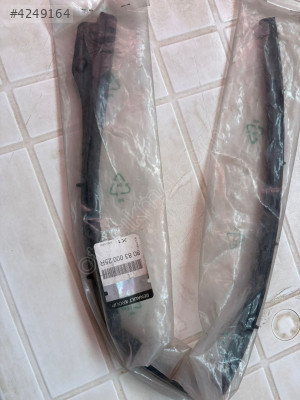 Renault Megane 2020 4-IV Sedan Sağ Ön Kapı Alt Fitili 808300025R