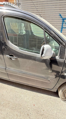 Citroen Berlingo 2011-2015 1.6 tdi sağ ön kapı cam krikosu