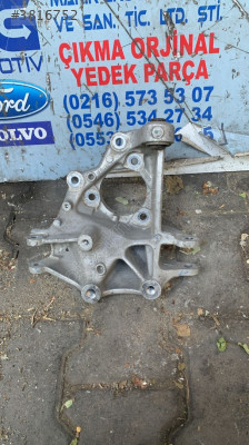 VOLVO XC40 SAĞ ARKA TAŞIYICI ORJİNAL ÇIKMA 32246251
