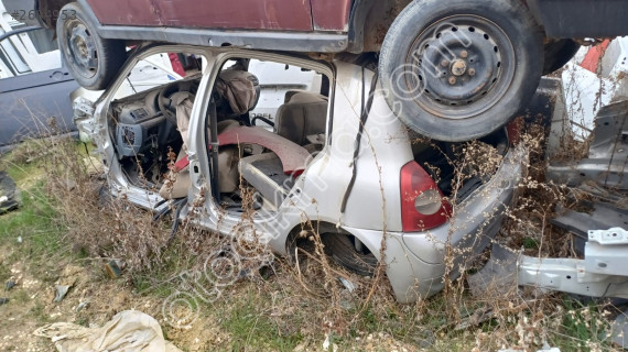 RENAULT CLİO 2 HB SOL ARKA ÇAMURLUK