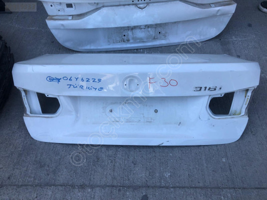 BMW 3 SERİ F30 BAGAJ KAPAĞI