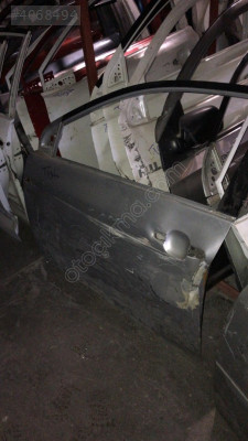 Corolla sol ön kapı