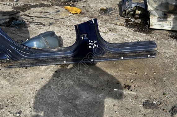 2020 Passat b8 marşpiyel sağ kesme