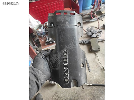 VOLVO S40 MOTOR ÜST KAPAĞI VOLVO YAZILI