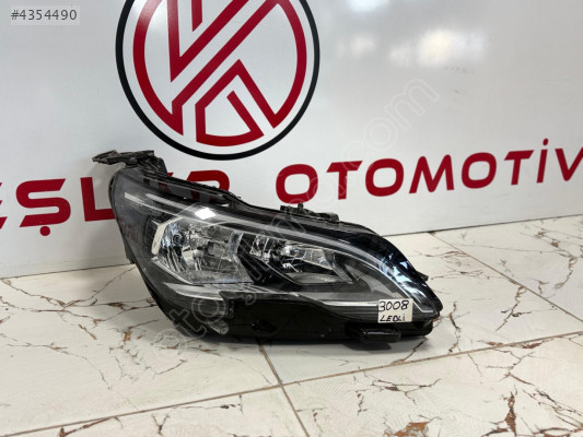 Peugeot 3008 sağ ön far üstden ledli