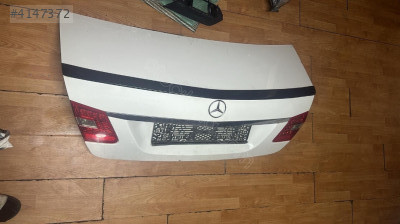 MERCEDES E350W212 CIKMA BAGAJ KAPAĞI