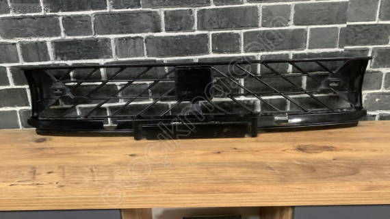 5FF853667A 2017-2024 hatasız seat cupra ön tampon orta ızgara