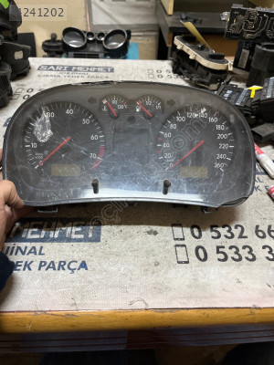 ÇIKMA VW GOLF 4 BORA 1J0919 880B 1J0919880B KİLOMETRE SAATİ