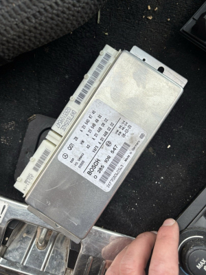 ESP beyni / kontrol ünitesi Mercedes Benz 211 A2115406745