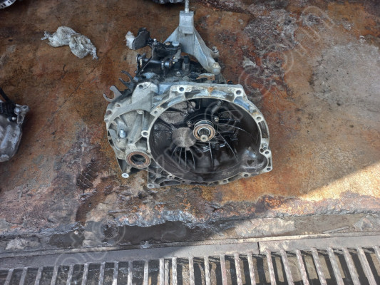 Ford connect 110 psi 5 ileri çikma orjinal şanziman
