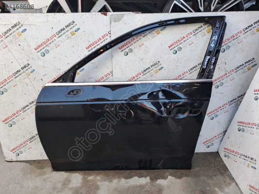Audi a4 sol ön kapı (az hasarlı)