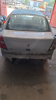 Renault Clio Bagaj Kapağı