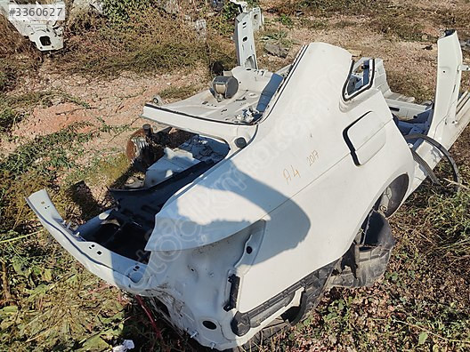 AUDİ A4 (KESME) TAVAN ARKA ŞASİ ÇAMURLUK
