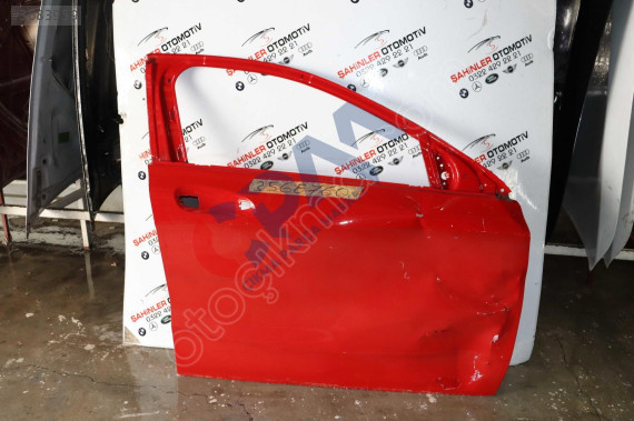 MERCEDES A SERİSİ A180 SAĞ ÖN KAPI