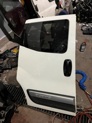 Fiat Fiorino sağ arka kapı dolu çıkma orijinal