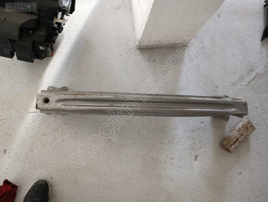 OCTAVİA TAMPON DEMİRİ ORJİNAL ÇIKMA 19/18