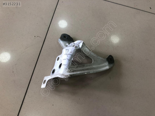 TOYOTA COROLLA BAĞLANTI BRAKETİ