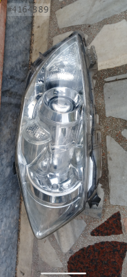 Toyota auris sağ far
