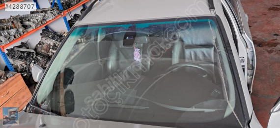 turkuaz bmw e60 ön cam yan sanayi