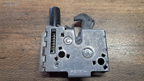 Skoda Superb Kaput Kilit 5LA823509E