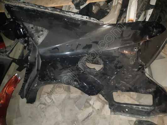 mazda 3 arka çamurluk