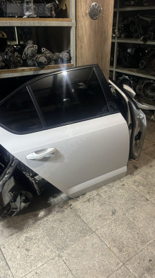 2014-18 MODEL SKODA OCTAVİA ORJ ÇIKMA SAĞ ARKA KAPI