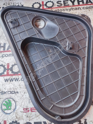 5F4839915B Seat Leon 2015 sol arka kapı iç panel ayırıcı