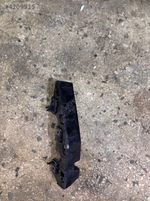 Courier sağ tampon braketi