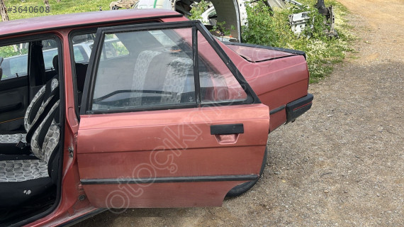 Renault9 Broadway (1991-1995 1.4 benzinli sol arka kapı dolu