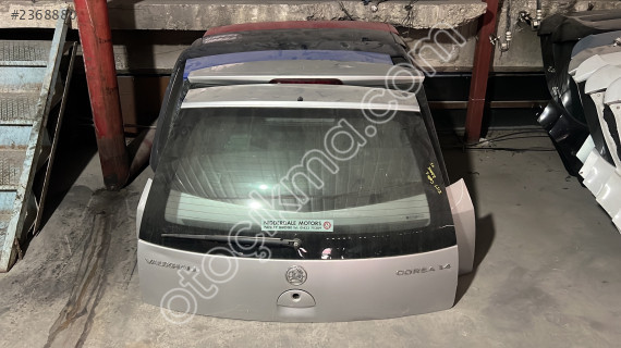 Opel Corsa bagaj kapağı