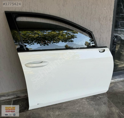 VOLKSWAGEN GOLF 8 SAĞ ÖN KAPI HATASIZ ÇIKMA EGE OTOMOTİV