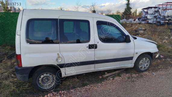 Partner Berlingo sağ sol arka çamurluk