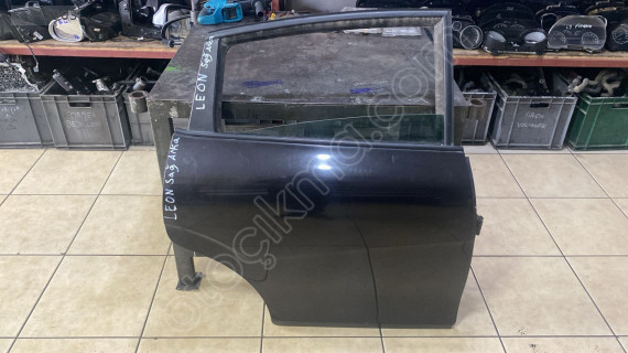 SEAT LEON SAĞ ARKA KAPI