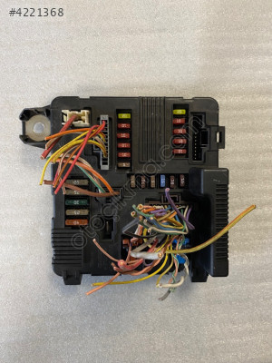 RENAULT MEGANE 2 SCENİC 2 SİGORTA KUTUSU 8200306033