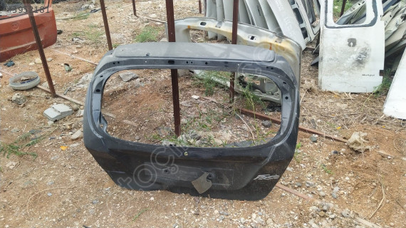 Ford Fiesta 2013 model arka bagaj kapağı