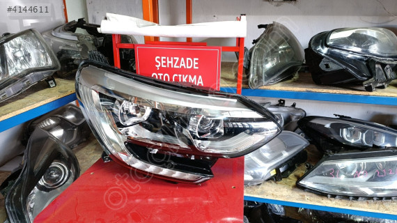 Megane 4 sarı söket sağ far 2020 25 arası 8000