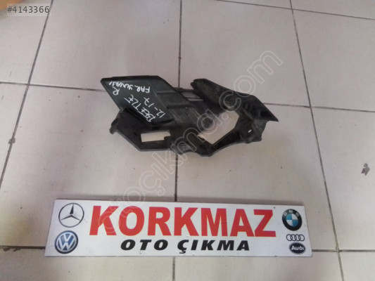 VOLKSWAGEN BEETLE SAĞ ÖN FAR YUVASI BRAKETI 2012-2017