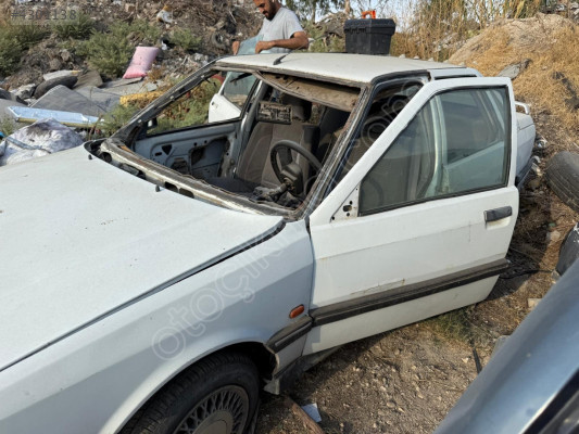 RENAULT 21 SOL ÖN ÇAMURLUK ORJİNAL ÇIKMA