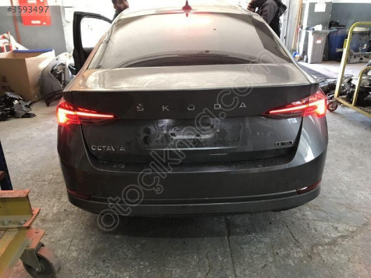 SKODA OCTAVİA 2020 2022 SAĞ İÇ STOP SÖKME 5E6945308A