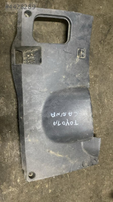 Toyota carina direksiyon alt plastiği