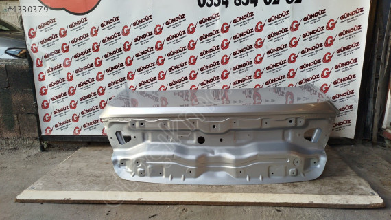 Renault Megane 4 arka bagaj kapağı arka tampon model 2020 2025