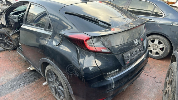 Honda civic 2015 1.6 hatchback arka bagaj tampon kapısı